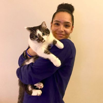 Susan Pet Sitter - The Village Pets (1)